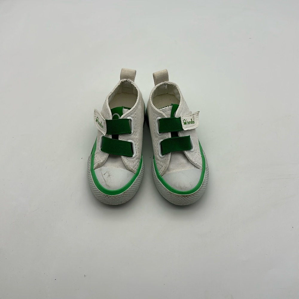 Almost new UNITED COLORS OF BENETTON Infant/Toddler shoes size 4